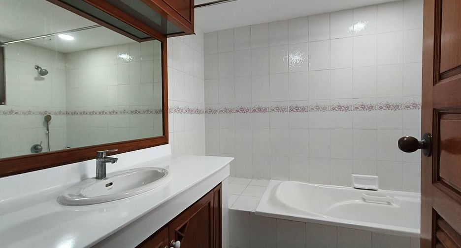 Apartment zur Miete mit 3 Zimmer in Watthana, Bangkok