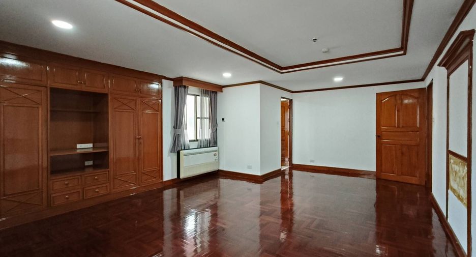 Apartment zur Miete mit 3 Zimmer in Watthana, Bangkok