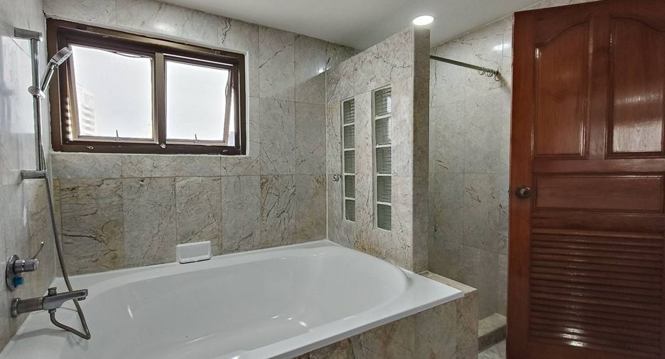 Apartment zur Miete mit 3 Zimmer in Watthana, Bangkok