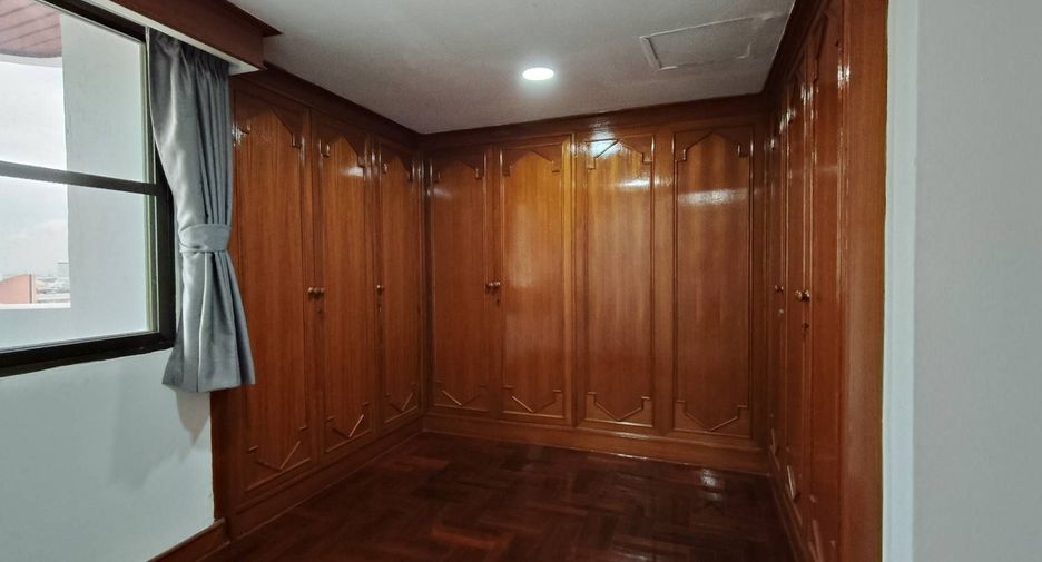 Apartment zur Miete mit 3 Zimmer in Watthana, Bangkok