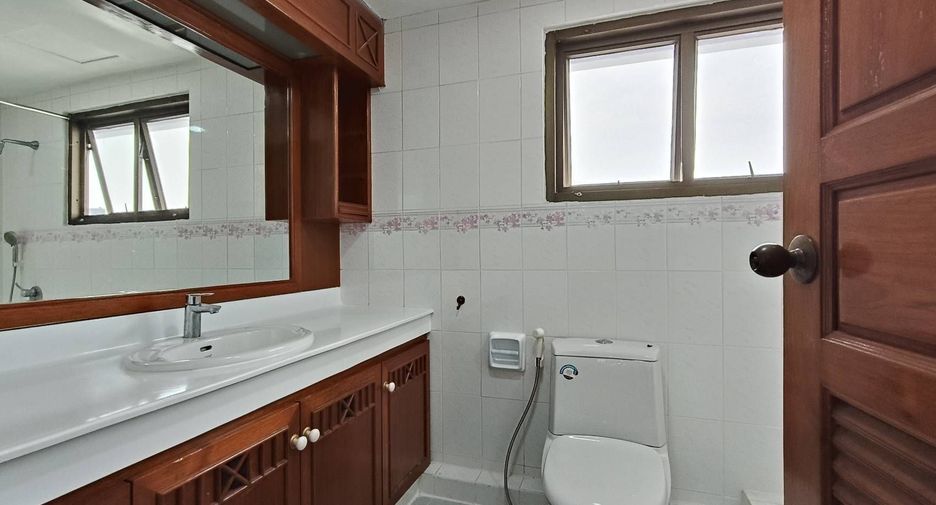 Apartment zur Miete mit 3 Zimmer in Watthana, Bangkok