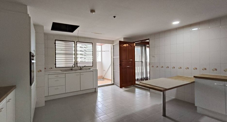 Apartment zur Miete mit 3 Zimmer in Watthana, Bangkok