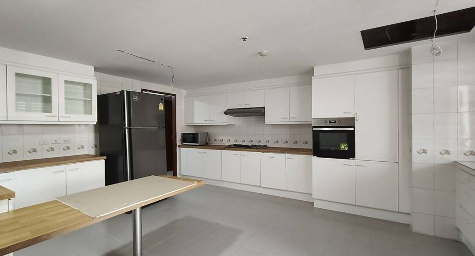Apartment zur Miete mit 3 Zimmer in Watthana, Bangkok