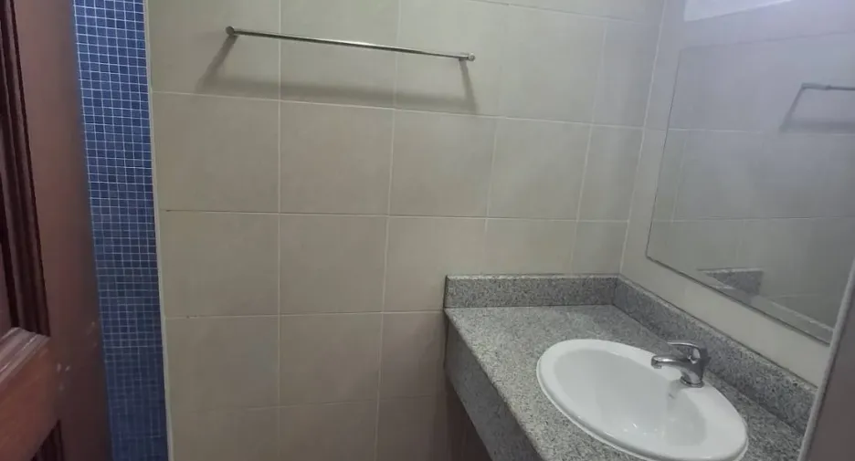 For rent 2 bedrooms apartment in Pathum Wan, Bangkok