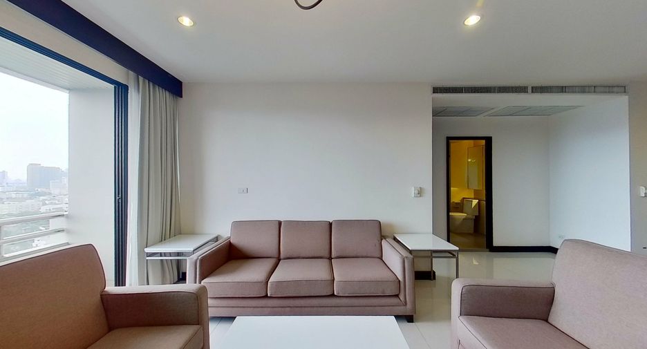 For rent 3 bedrooms apartment in Watthana, Bangkok
