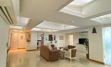 For rent 3 bedrooms condo in Watthana, Bangkok