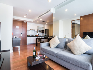 For rent 2 bedrooms apartment in Huai Khwang, Bangkok
