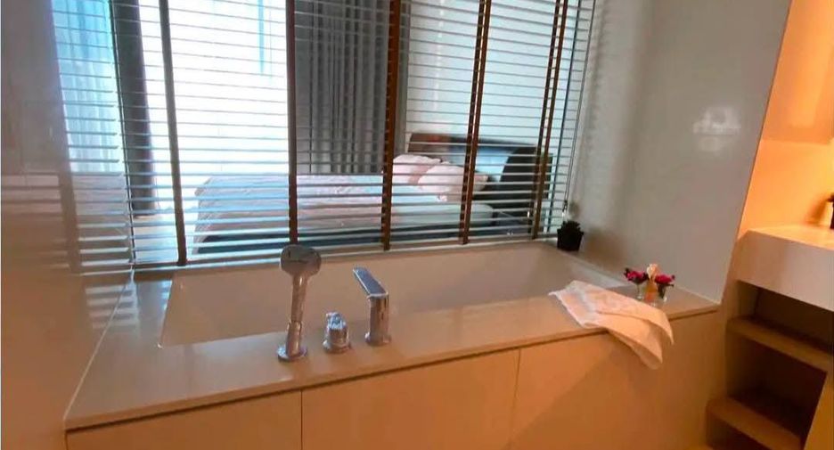 For rent 2 bedrooms condo in Watthana, Bangkok