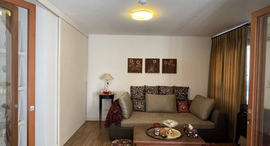 For rent 2 bedrooms condo in Watthana, Bangkok