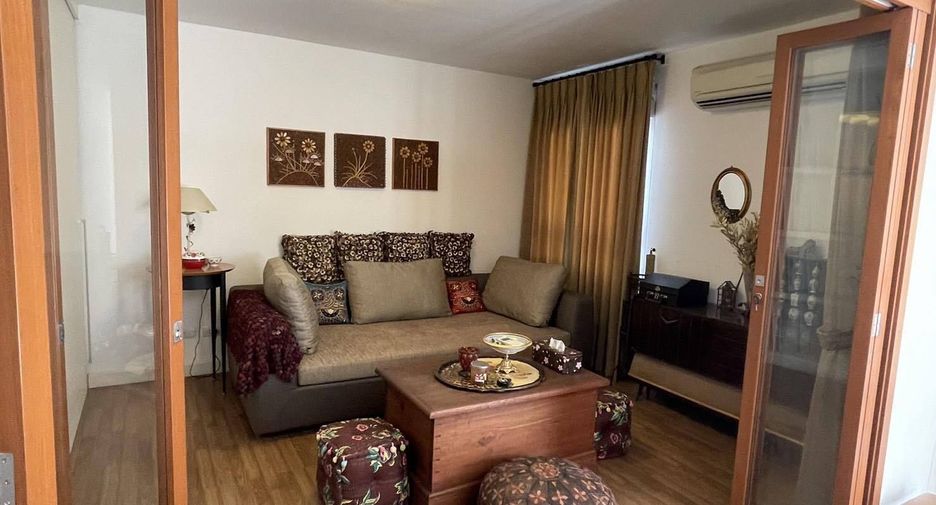 For rent 2 bedrooms condo in Watthana, Bangkok