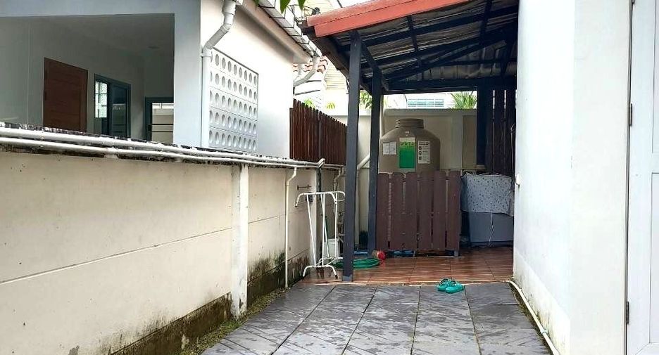 Casa en venta de 4 habitaciones en Lat Krabang, Bangkok