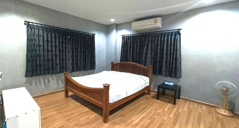 Casa en venta de 4 habitaciones en Lat Krabang, Bangkok