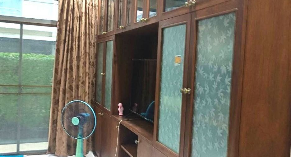 Casa en venta de 4 habitaciones en Lat Krabang, Bangkok