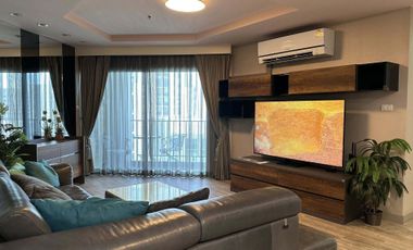 For rent 2 bedrooms condo in Huai Khwang, Bangkok