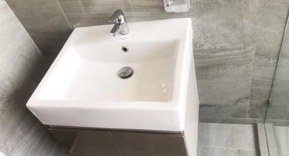 For sale 1 bed condo in Khlong Toei, Bangkok