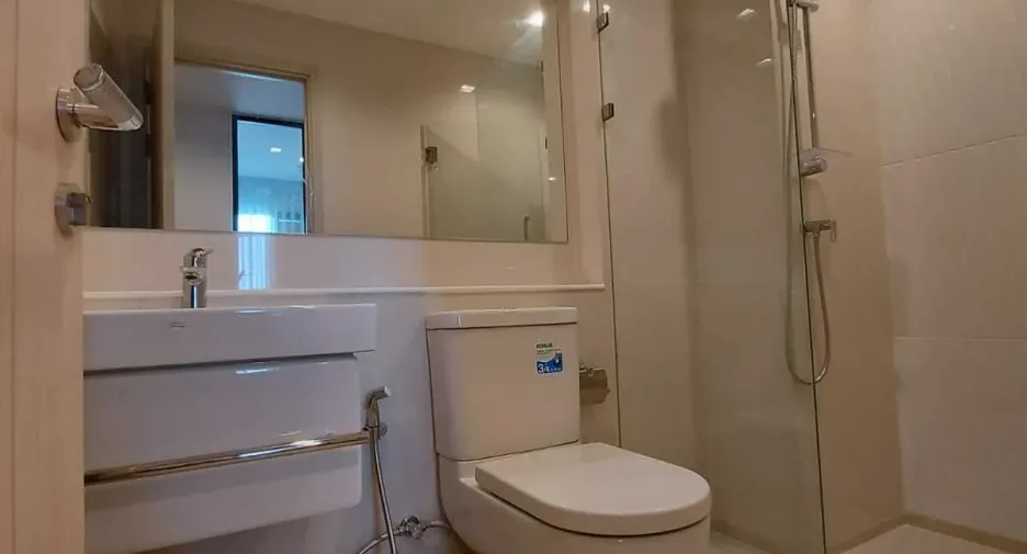 For rent 1 bed condo in Pathum Wan, Bangkok