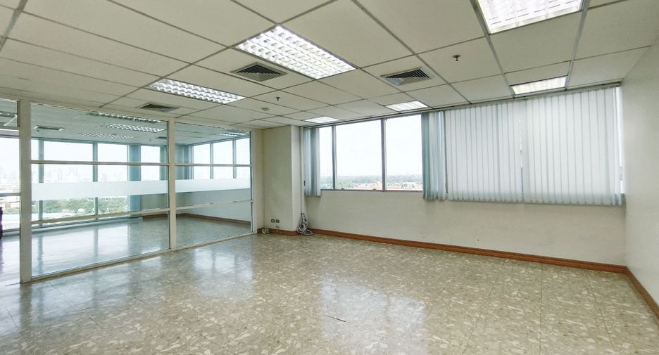 For rent office in Yan Nawa, Bangkok