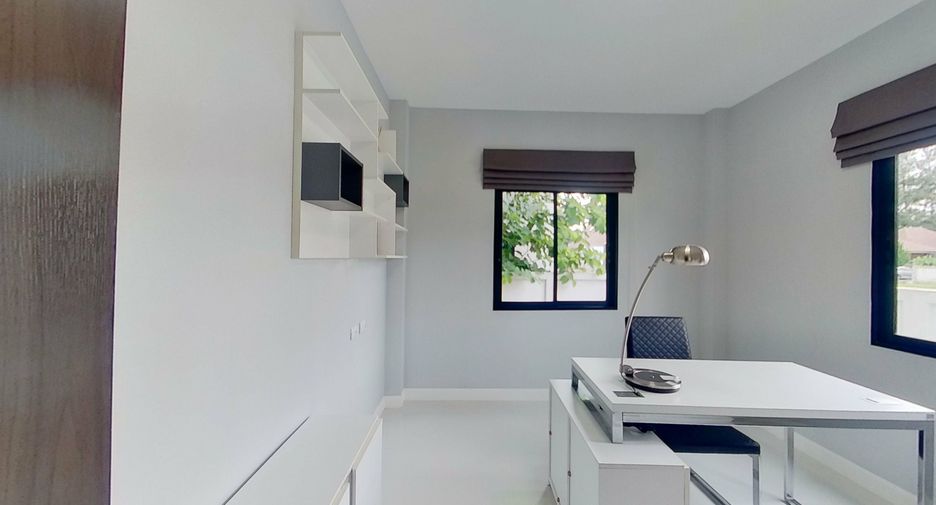 For sale 4 bedrooms house in San Kamphaeng, Chiang Mai