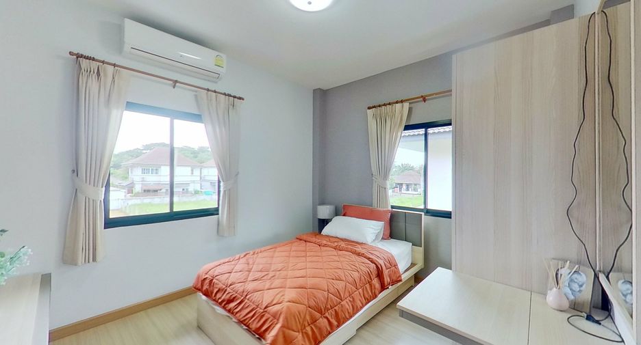 For sale 4 bedrooms house in San Kamphaeng, Chiang Mai