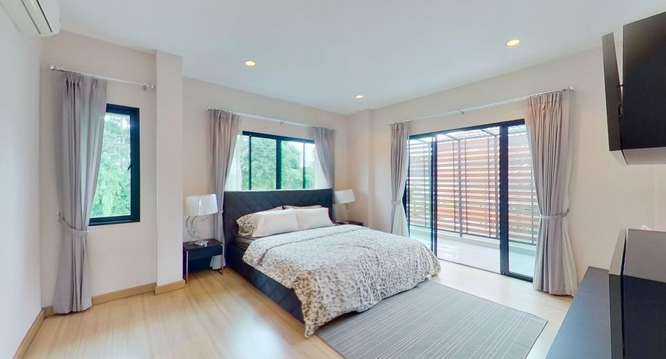 For sale 4 bedrooms house in San Kamphaeng, Chiang Mai