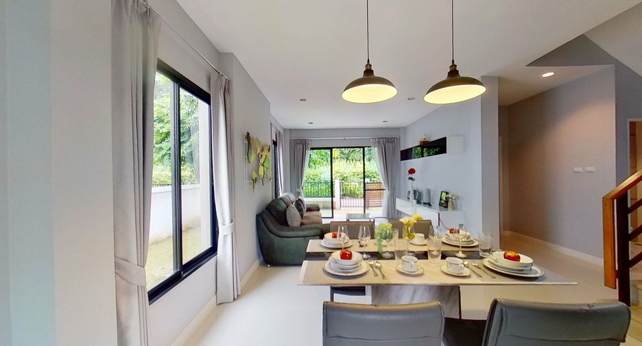 For sale 4 bedrooms house in San Kamphaeng, Chiang Mai