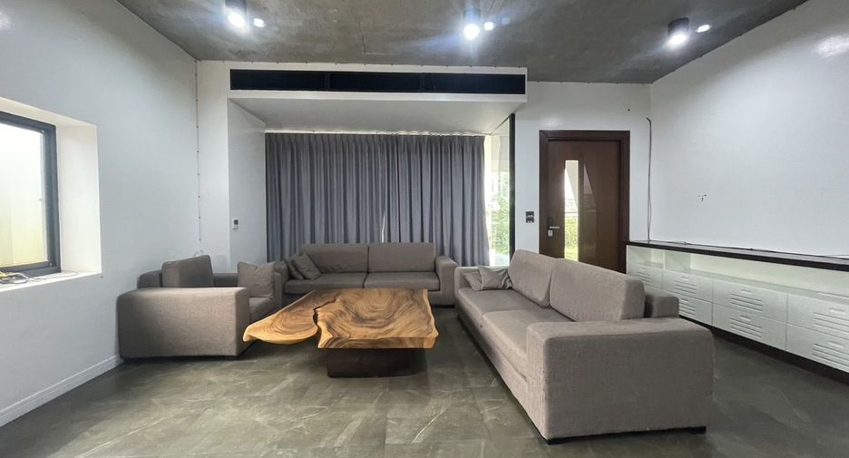 For rent 3 bedrooms house in Mueang Chiang Mai, Chiang Mai