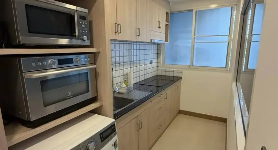 For rent 2 bedrooms condo in Watthana, Bangkok