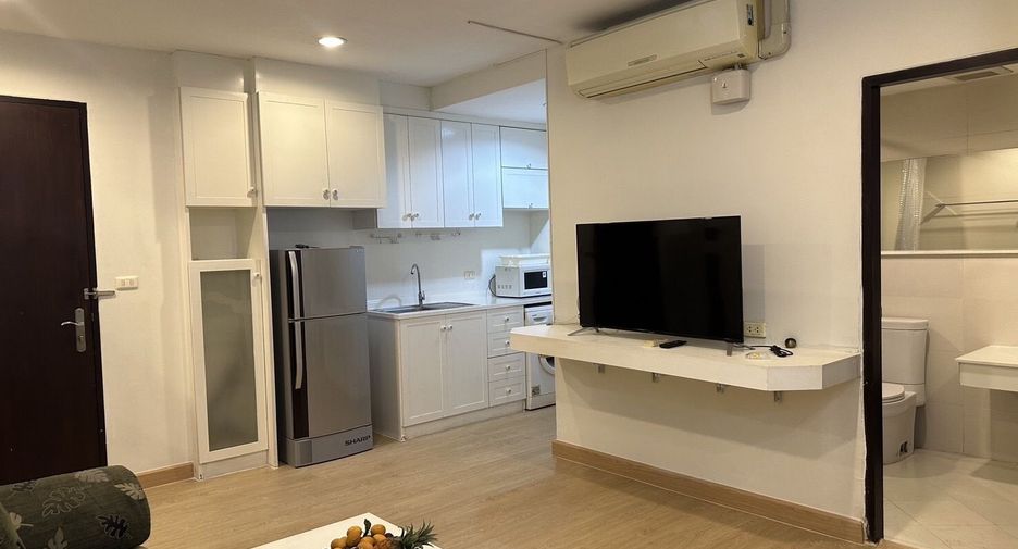 For rent 1 bed condo in Khlong Toei, Bangkok