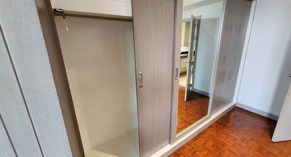 Apartment zur Miete mit 3 Zimmer in Watthana, Bangkok