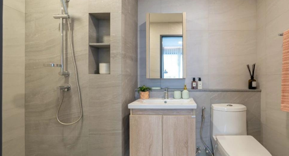 For sale 1 bed condo in Huai Khwang, Bangkok