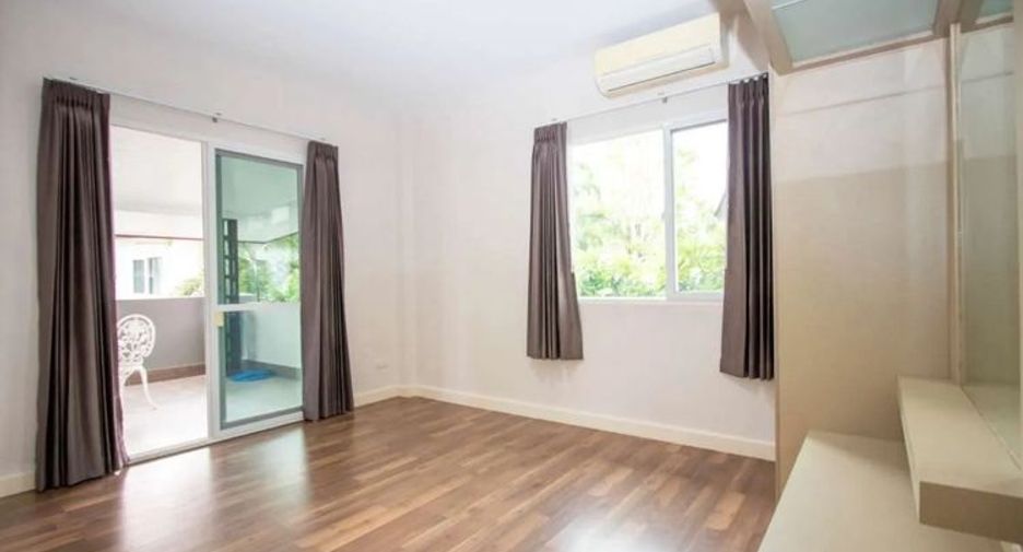 For rent 3 bedrooms house in Mueang Chiang Mai, Chiang Mai