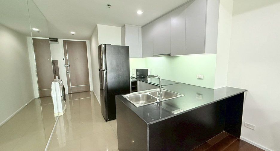 For rent 2 bedrooms condo in Watthana, Bangkok