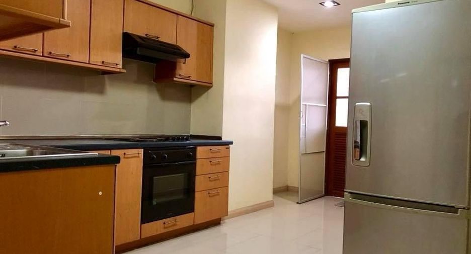 À louer 2 chambres condo à Watthana, Bangkok