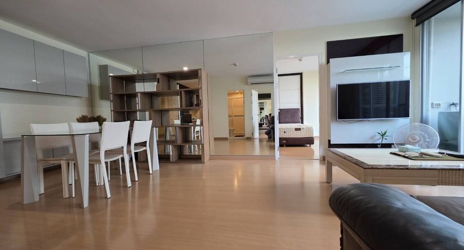 For rent 2 bedrooms condo in Khlong Toei, Bangkok
