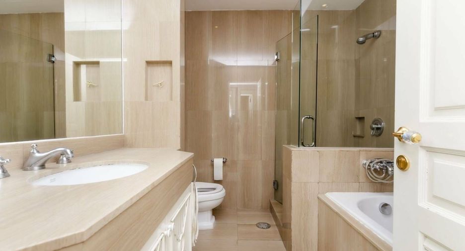Condo en alquiler de 2 habitaciones en Pathum Wan, Bangkok