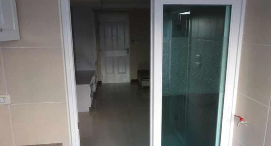 For sale 1 bed condo in Huai Khwang, Bangkok