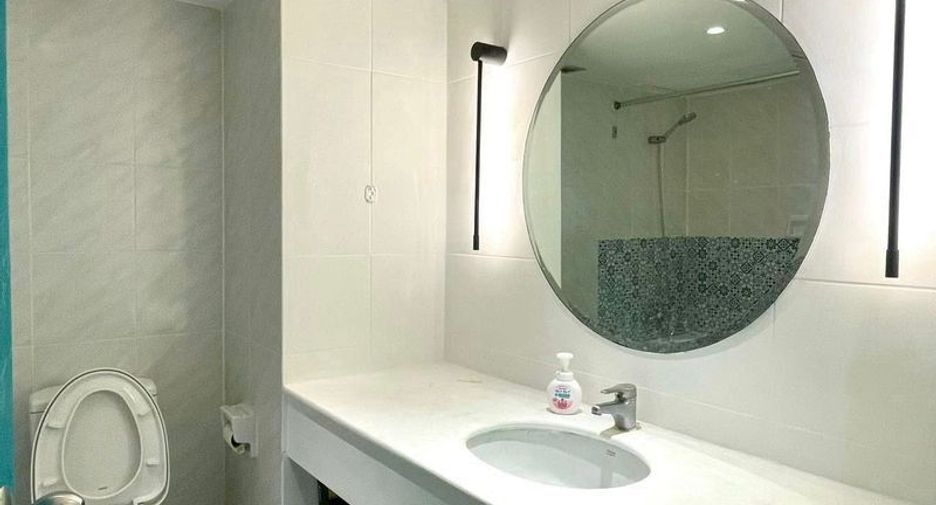 Condo en alquiler de 1 habitaciones en Khlong Toei, Bangkok