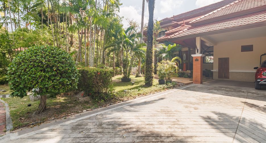 For rent 5 bedrooms villa in Thalang, Phuket