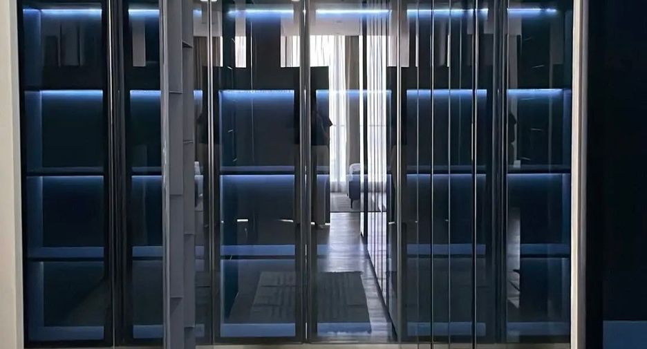 For rent 2 bedrooms condo in Pathum Wan, Bangkok
