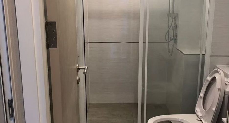 For sale 1 bed condo in Mueang Samut Prakan, Samut Prakan