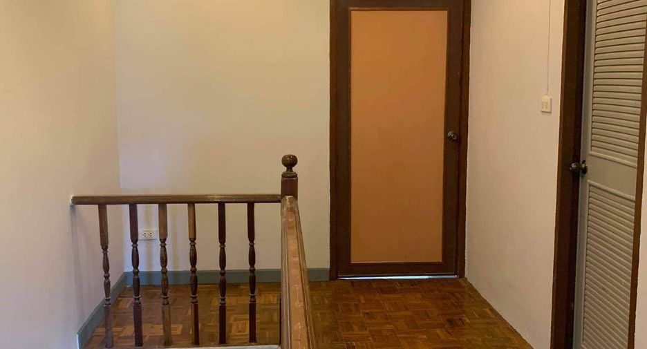 Reihenhaus zum Kauf mit 2 Zimmer in Mueang Chiang Mai, Chiang Mai