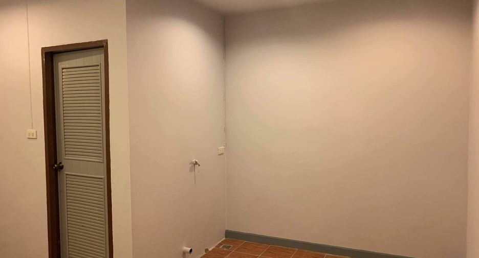 Reihenhaus zum Kauf mit 2 Zimmer in Mueang Chiang Mai, Chiang Mai