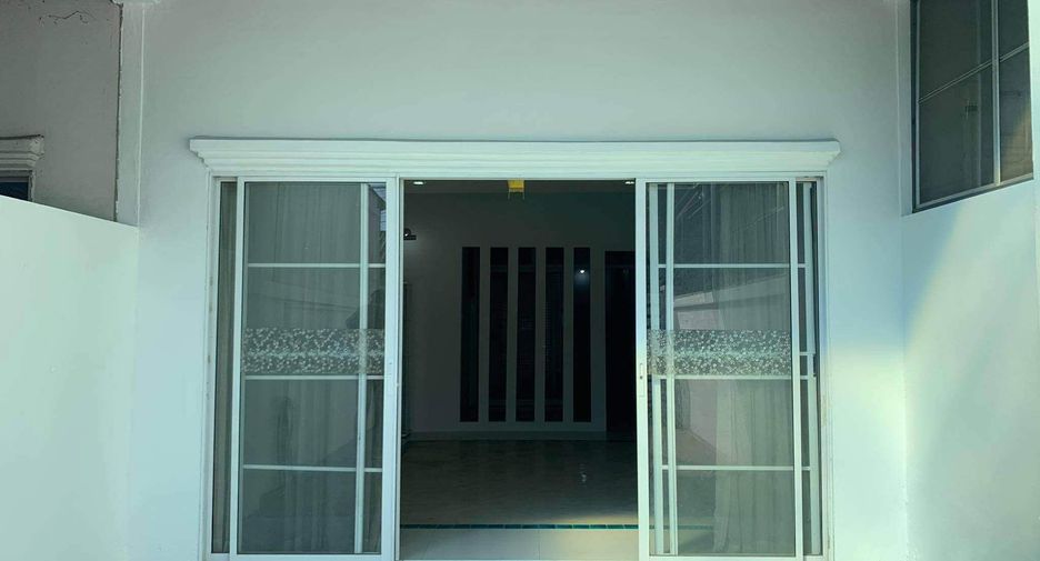 Reihenhaus zum Kauf mit 2 Zimmer in Mueang Chiang Mai, Chiang Mai