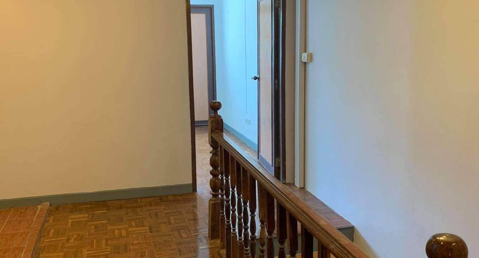 Reihenhaus zum Kauf mit 2 Zimmer in Mueang Chiang Mai, Chiang Mai