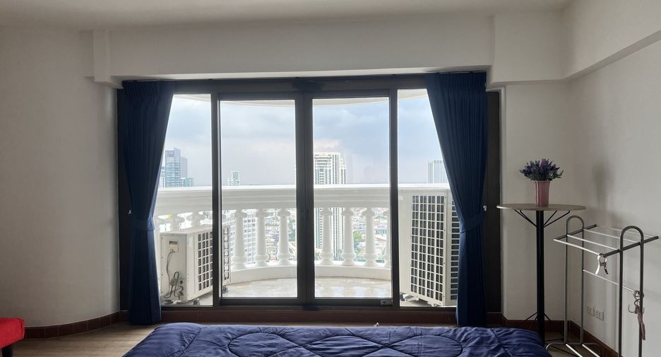 For rent 1 bed condo in Bang Rak, Bangkok