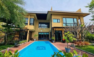 For sale 5 bedrooms house in Mueang Chiang Mai, Chiang Mai