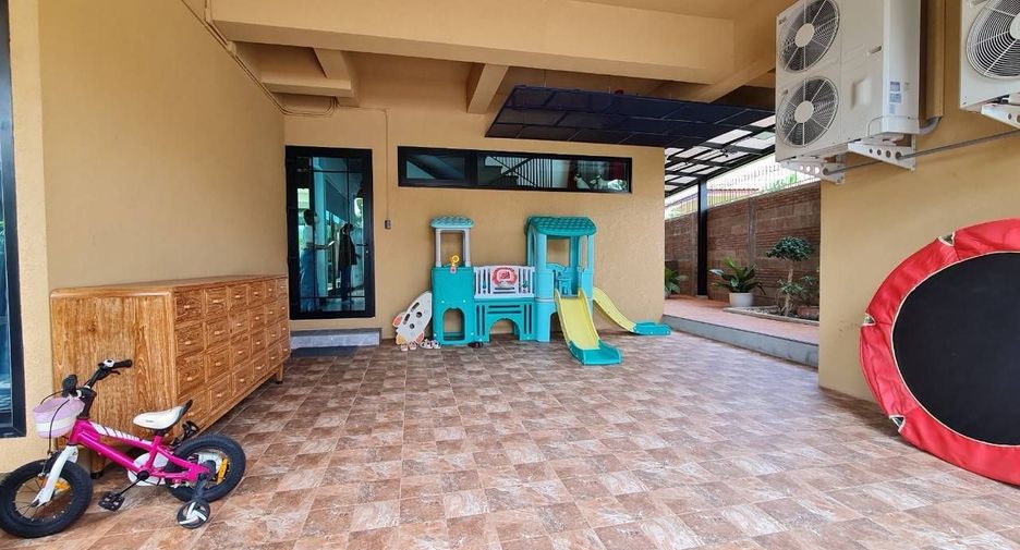 For sale 5 bedrooms house in Mueang Chiang Mai, Chiang Mai