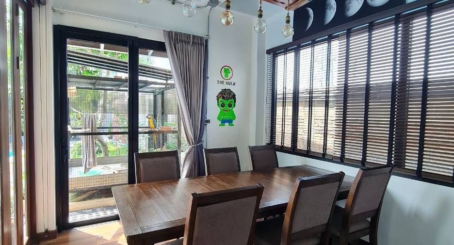 For sale 5 bedrooms house in Mueang Chiang Mai, Chiang Mai