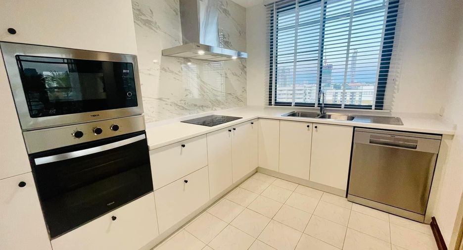 For rent 2 bedrooms condo in Watthana, Bangkok