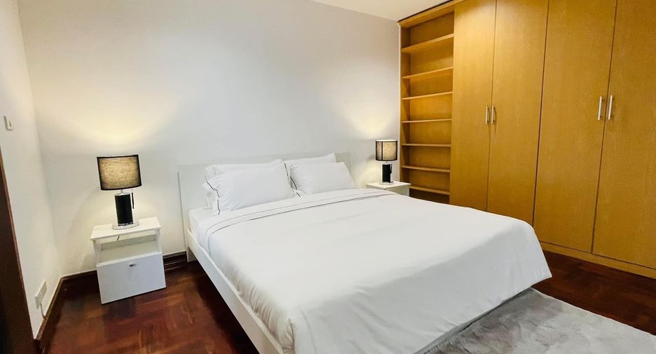 For rent 2 bedrooms condo in Watthana, Bangkok